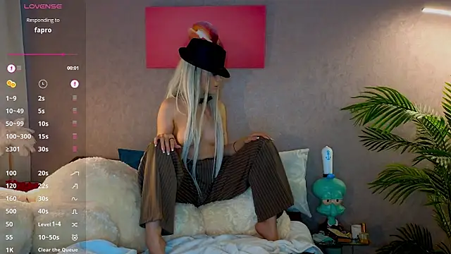 Snapshot of Sonya-Love chatting on 27, 5, 2026 Sonya-Love online show from 27, 5, 2026