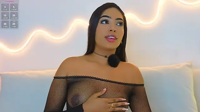 Snapshot of Alyssa_bunnyx chatting on 5, 5, 2026 Alyssa bunnyx online show from 5, 5, 2026