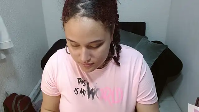 leilanewgirl online show from 10, 3, 2026