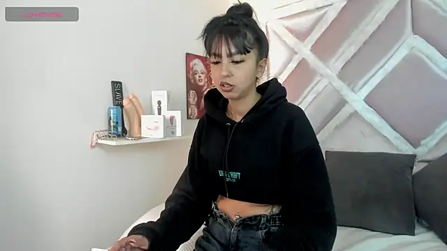 Snapshot of luxx_11 chatting on 10, 2, 2026 luxx 11 online show from 10, 2, 2026