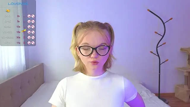 Snapshot of StellaBunny chatting on 23, 6, 2026 StellaBunny online show from 23, 6, 2026