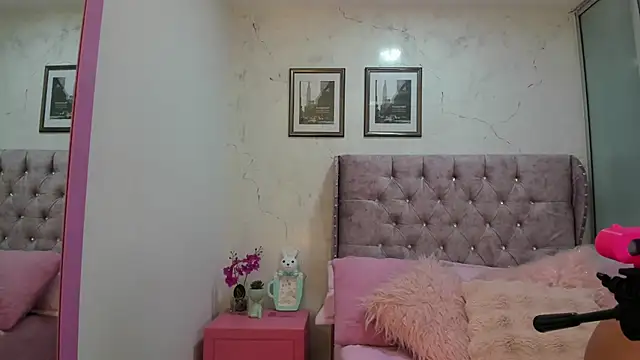 Snapshot of LuciadelaVega chatting on 26, 2, 2026 LuciadelaVega online show from 26, 2, 2026