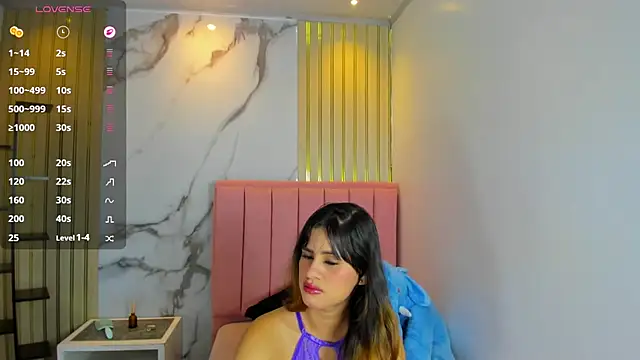 KAROLAGREY online show from 8, 7, 2026