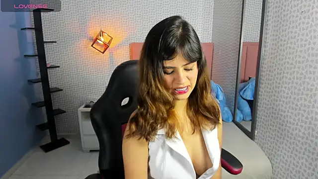 Snapshot of KAROLAGREY chatting on 28, 3, 2026 KAROLAGREY online show from 28, 3, 2026