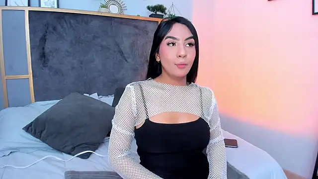 Lola 12  online show from 4, 5, 2026