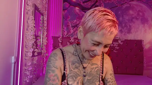 Everlyn sexx online show from 16, 2, 2026