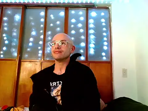 Snapshot of DanniHotBoy02 chatting on 11, 2, 2026 DanniHotBoy02 online show from 11, 2, 2026