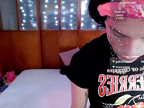 Snapshot of DanniHotBoy02 chatting on 24, 2, 2026 DanniHotBoy02 online show from 24, 2, 2026