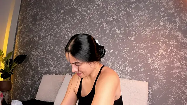 emma  summers online show from 15, 4, 2026