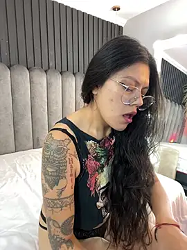 Lanadelrey 1 online show from 4, 3, 2026