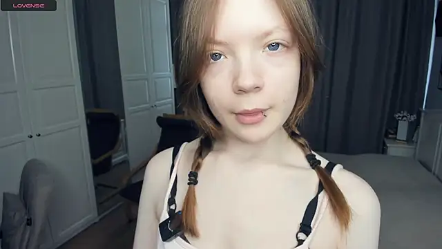 LavenderMitten online show from 19, 6, 2026