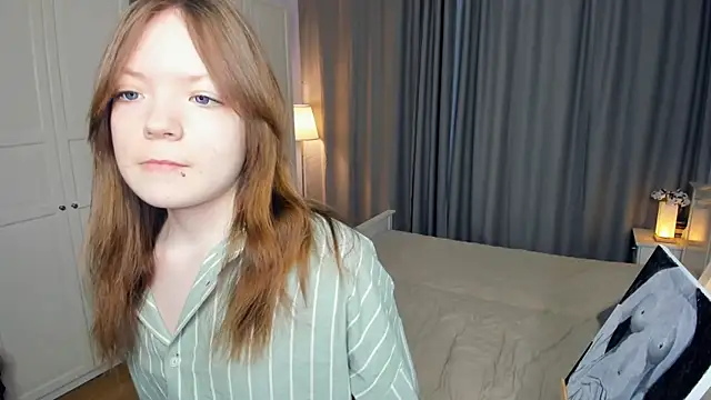 Snapshot of LavenderMitten chatting on 1, 3, 2026 LavenderMitten online show from 1, 3, 2026