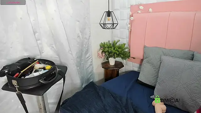  Victoria milf  online show from 17, 4, 2026