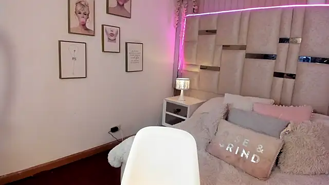 Maya-jhons online show from 11, 3, 2026