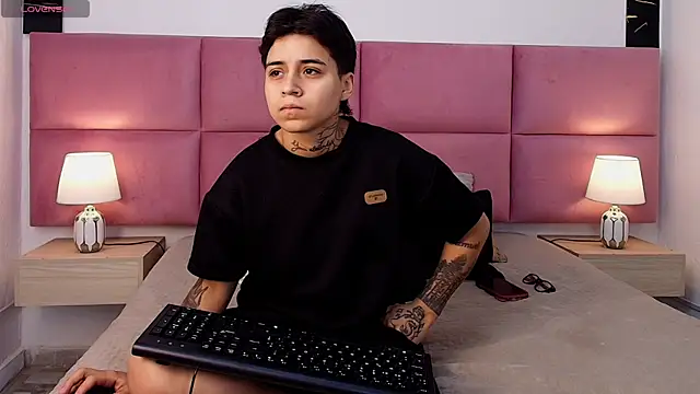 noah bellarose online show from 14, 4, 2026