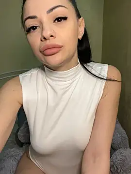 Snapshot of Layana_Ro chatting on 18, 2, 2026 Layana Ro online show from 18, 2, 2026