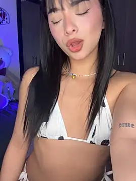 LARIISSAEVANS online show from 8, 4, 2026