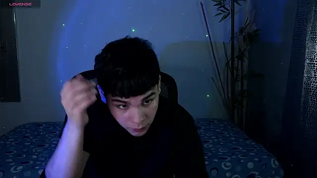 Snapshot of eithan_jonnes chatting on 24, 2, 2026 eithan jonnes online show from 24, 2, 2026