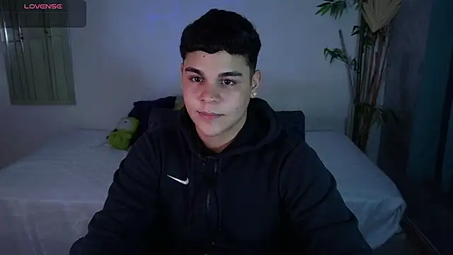 Snapshot of eithan_jonnes chatting on 10, 2, 2026 eithan jonnes online show from 10, 2, 2026