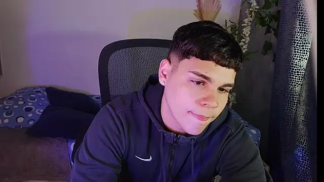 eithan jonnes online show from 10, 4, 2026