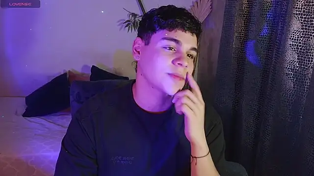 Snapshot of eithan_jonnes chatting on 22, 2, 2026 eithan jonnes online show from 22, 2, 2026