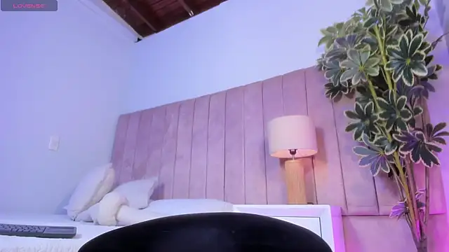 Ashley Beaomunt online show from 23, 5, 2026