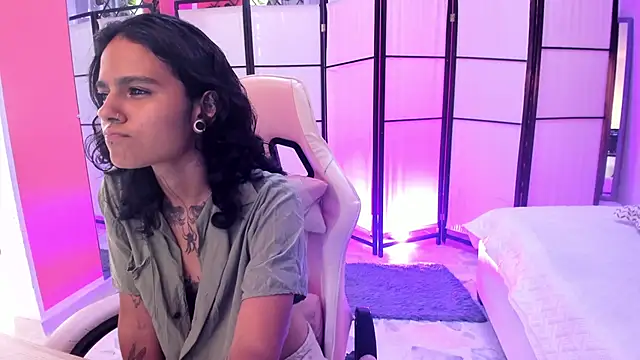 Julianne 7 online show from 2, 3, 2026