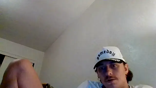 Snapshot of Tallhungandcloudy chatting on 18, 2, 2026 Tallhungandcloudy online show from 18, 2, 2026