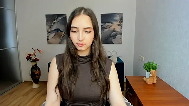 Effy Royse online show from 2, 4, 2026