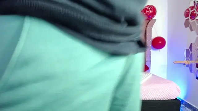 Snapshot of nat_evans8 chatting on 17, 2, 2026 nat evans8 online show from 17, 2, 2026