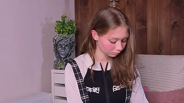 Snapshot of HolliBillig chatting on 11, 2, 2026 HolliBillig online show from 11, 2, 2026