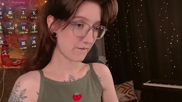 Snapshot of lolami_ chatting on 4, 7, 2026 lolami online show from 4, 7, 2026