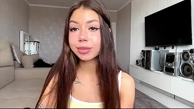 You Club Winx online show from 19, 4, 2026