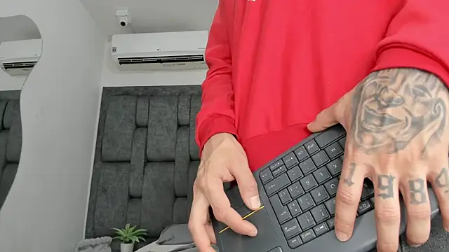 NaughtyVibes OS online show from 21, 5, 2026