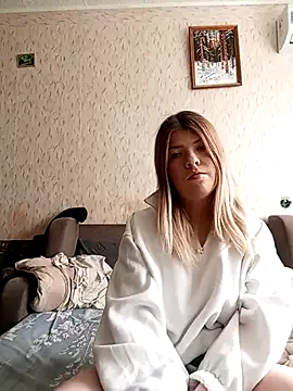 EvaTallor online show from 4, 3, 2026