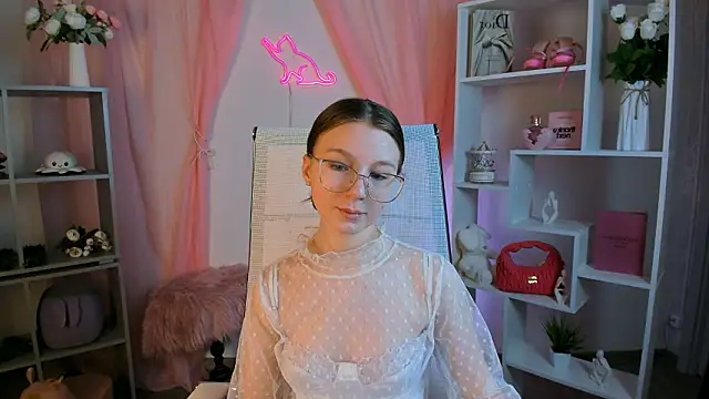 ElliFrankenweenie online show from 7, 3, 2026