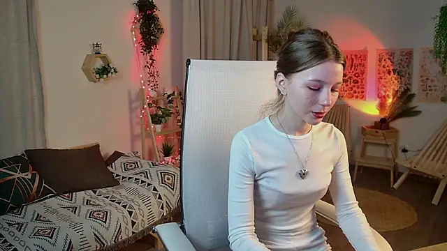 ElliFrankenweenie online show from 11, 4, 2026