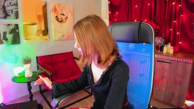 ElliFrankenweenie online show from 5, 4, 2026