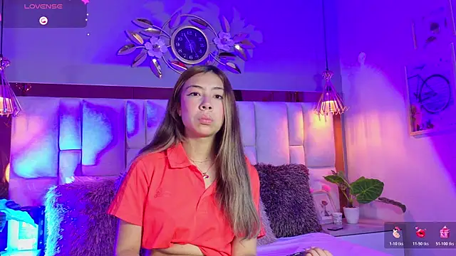 Snapshot of ValeryGomezz chatting on 7, 7, 2026 ValeryGomezz online show from 7, 7, 2026