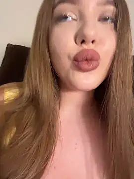 bonnie boobies online show from 17, 6, 2026