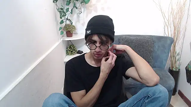 AaronBeer  online show from 28, 2, 2026