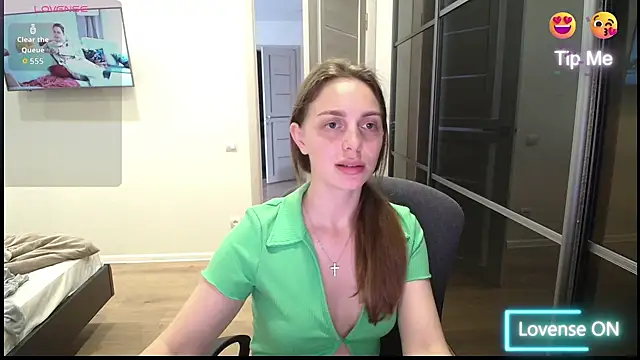  julia wonderful  online show from 13, 5, 2026