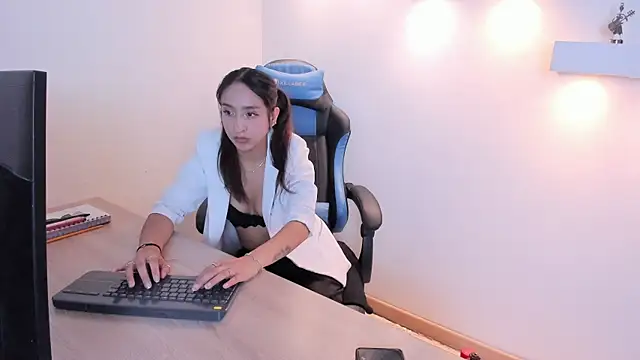 Gaia n Nix online show from 12, 4, 2026