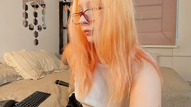 WarmAtEdges online show from 14, 4, 2026