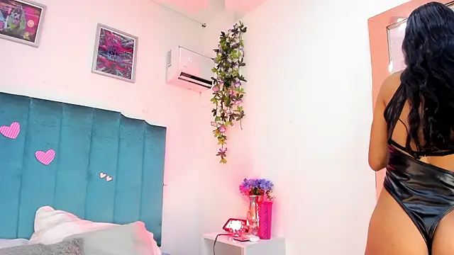 Snapshot of afroditaevans_ chatting on 3, 3, 2026 afroditaevans online show from 3, 3, 2026