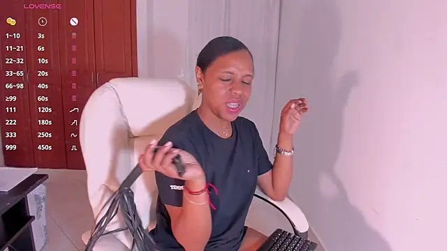 samaraa smith1 online show from 23, 4, 2026