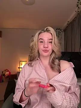 SexyVeloura online show from 5, 3, 2026