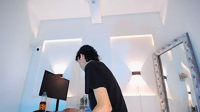 jullian ricci online show from 18, 5, 2026