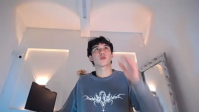 jullian ricci online show from 24, 4, 2026