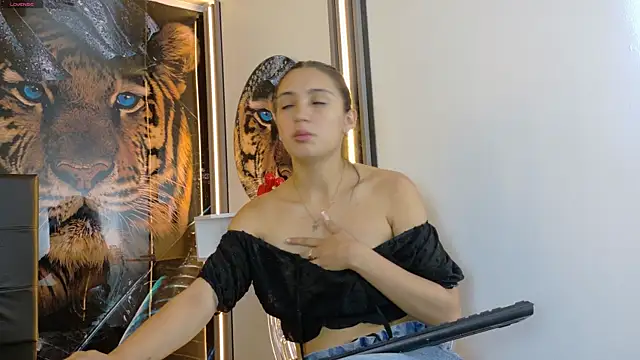  ArianaToroo online show from 15, 4, 2026